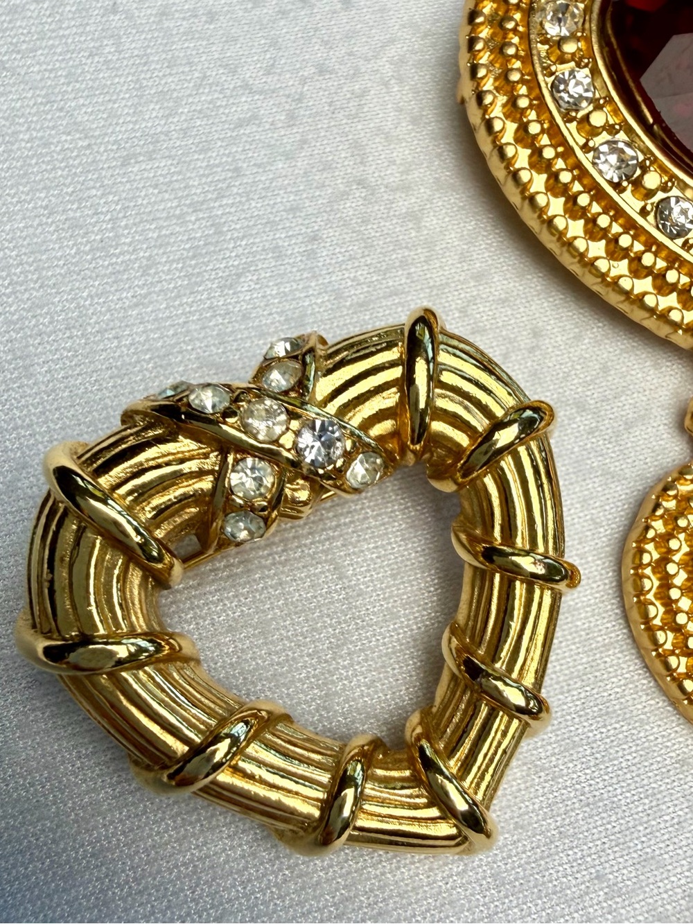 Vintage-Modern-Fashion 5-Brooch Bundle: Hearts, Sandor etc, GUC - Picture 5 of 13